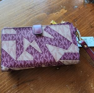 Michael kors wristlet